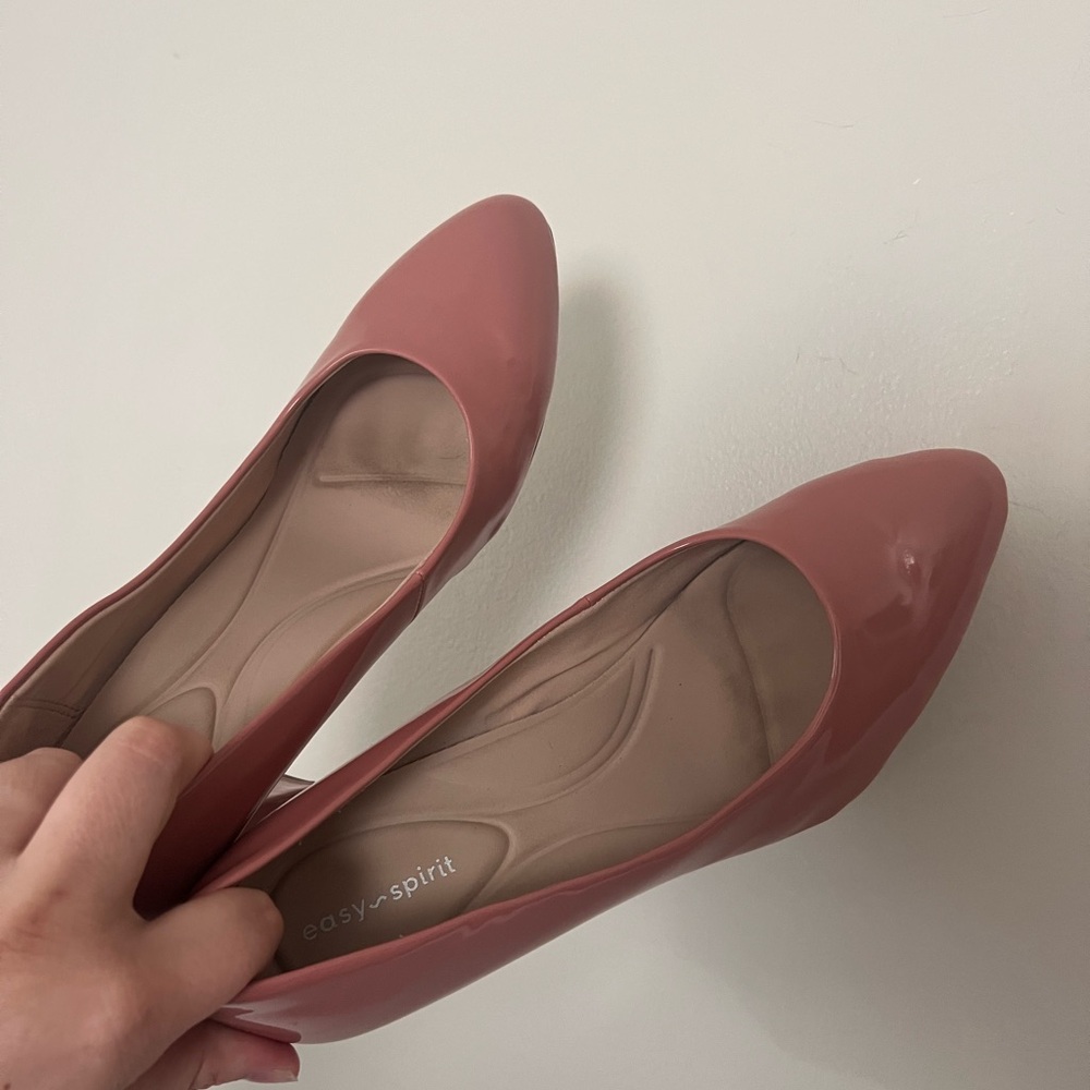 Easy Spirit Pink Heels with Classic Silhouette